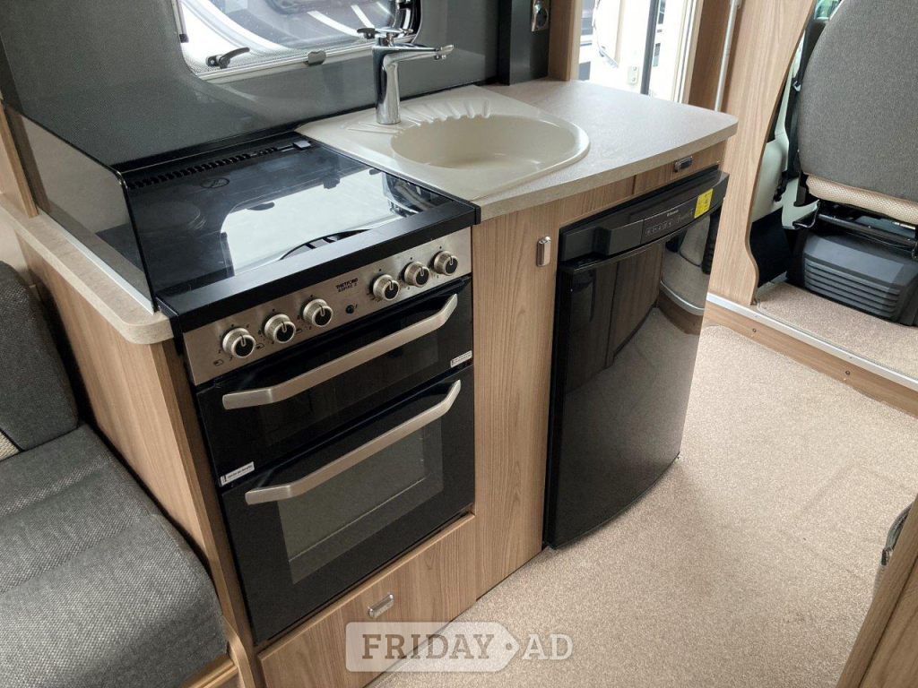 [2 berth ]Bessacarr E462