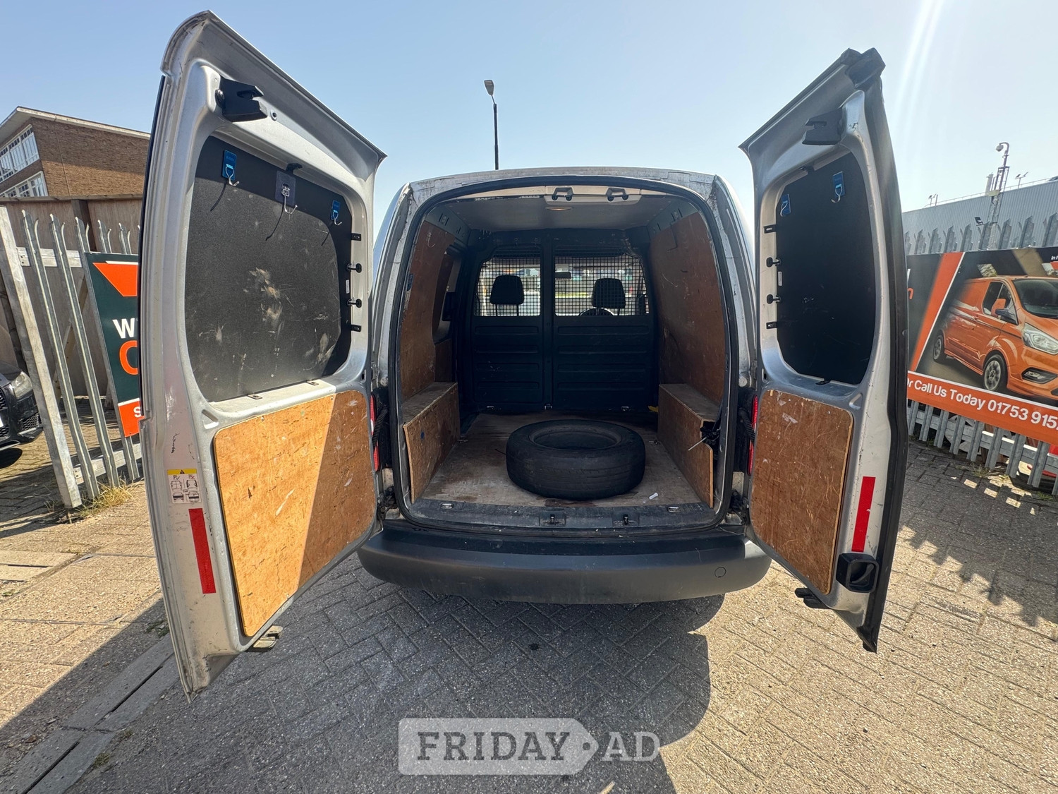 Volkswagen Caddy 2014 - Vans & Commercial Vehicles