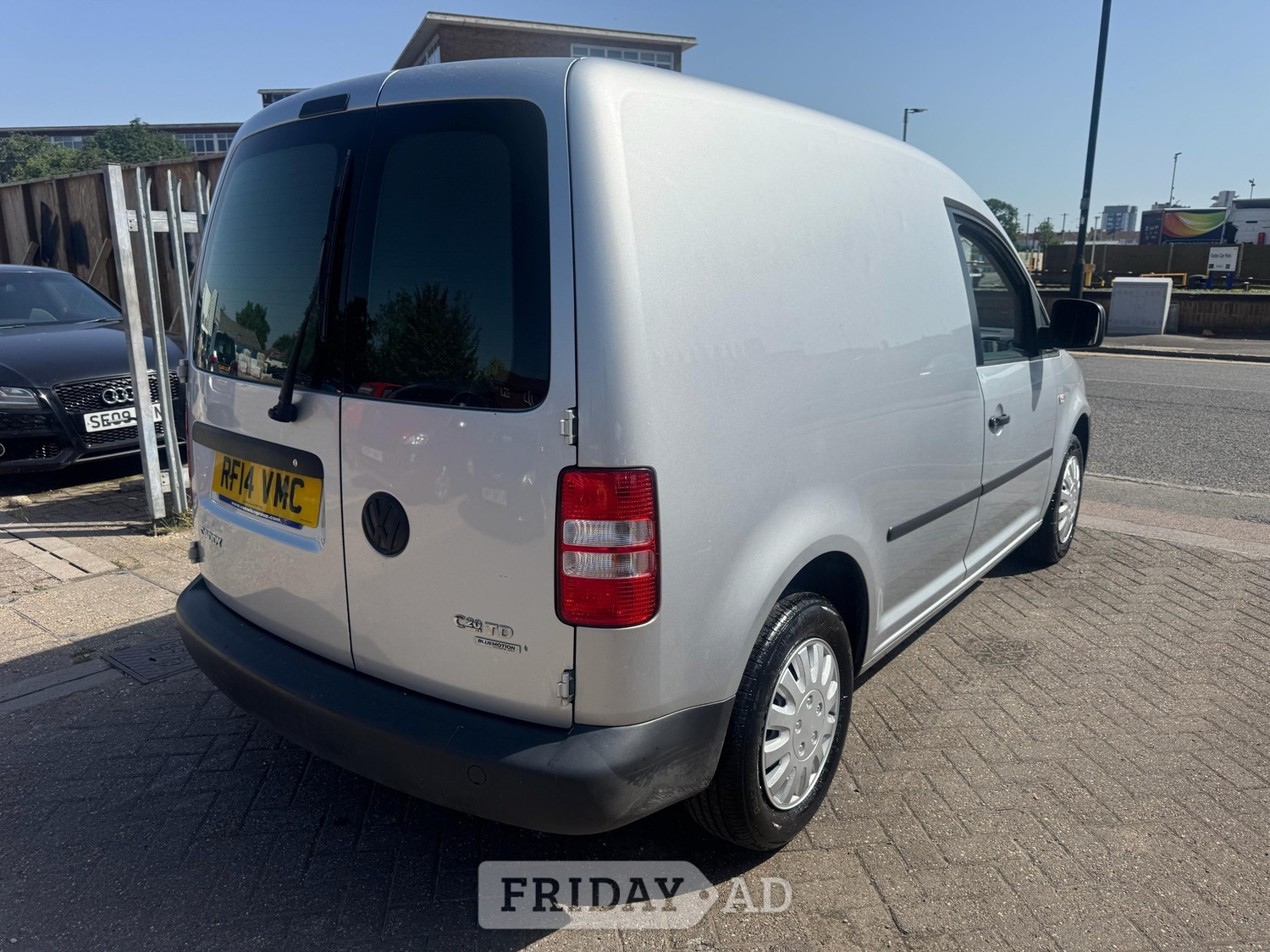 Volkswagen Caddy 2014 - Vans & Commercial Vehicles in Slough