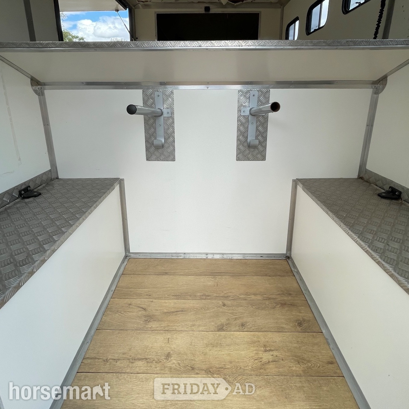 EdQuine EdQuine Renault Horsebox - Trailers & Horseboxes in Warwick