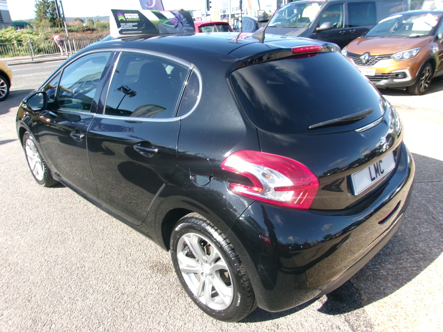 Peugeot 208 2015 - Cars in Eastbourne