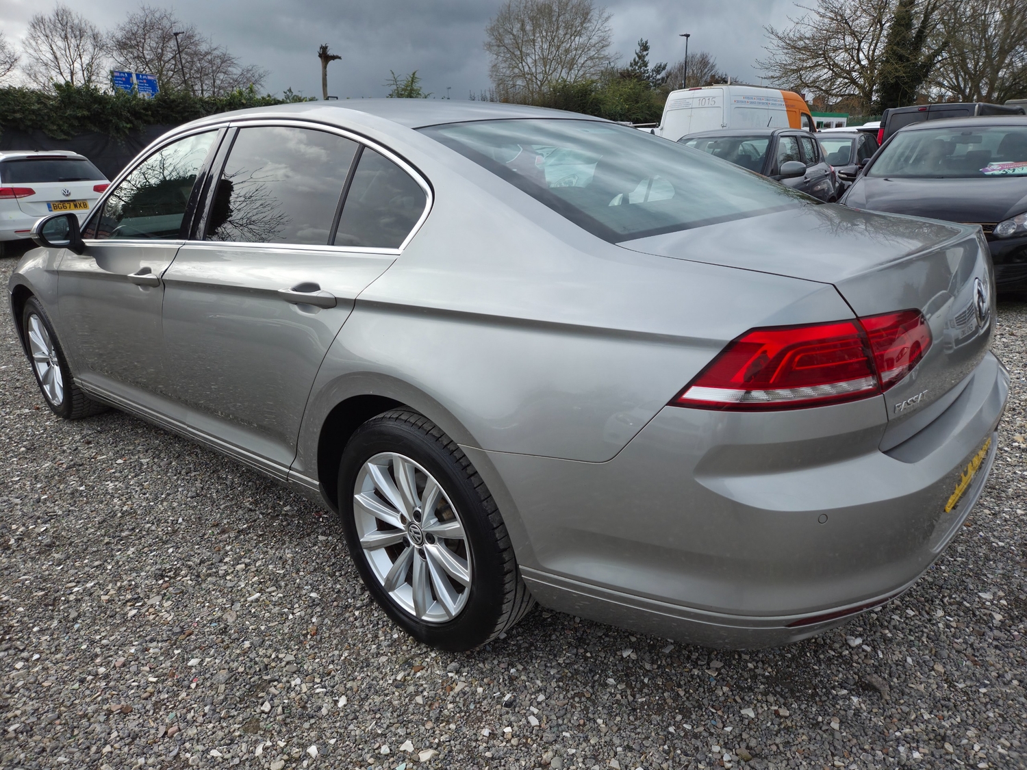 Volkswagen Passat 2015 - Cars