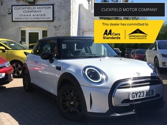 Mini Hatch 2023