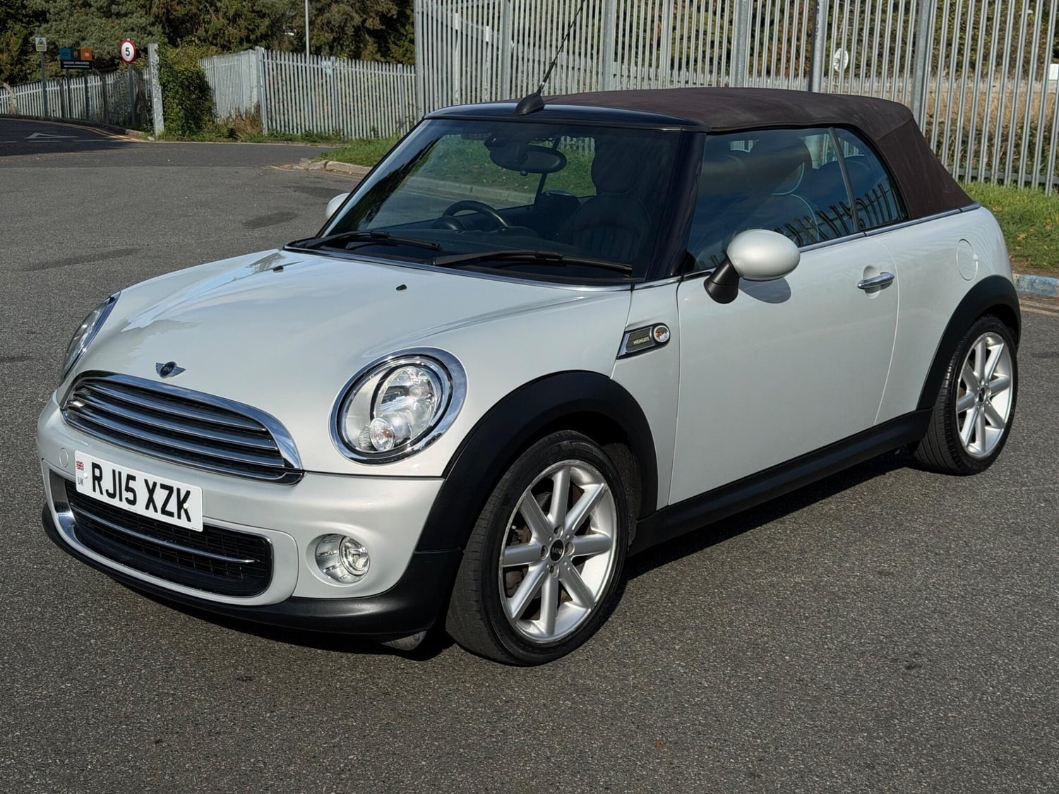 Mini Convertible 2015 - Cars