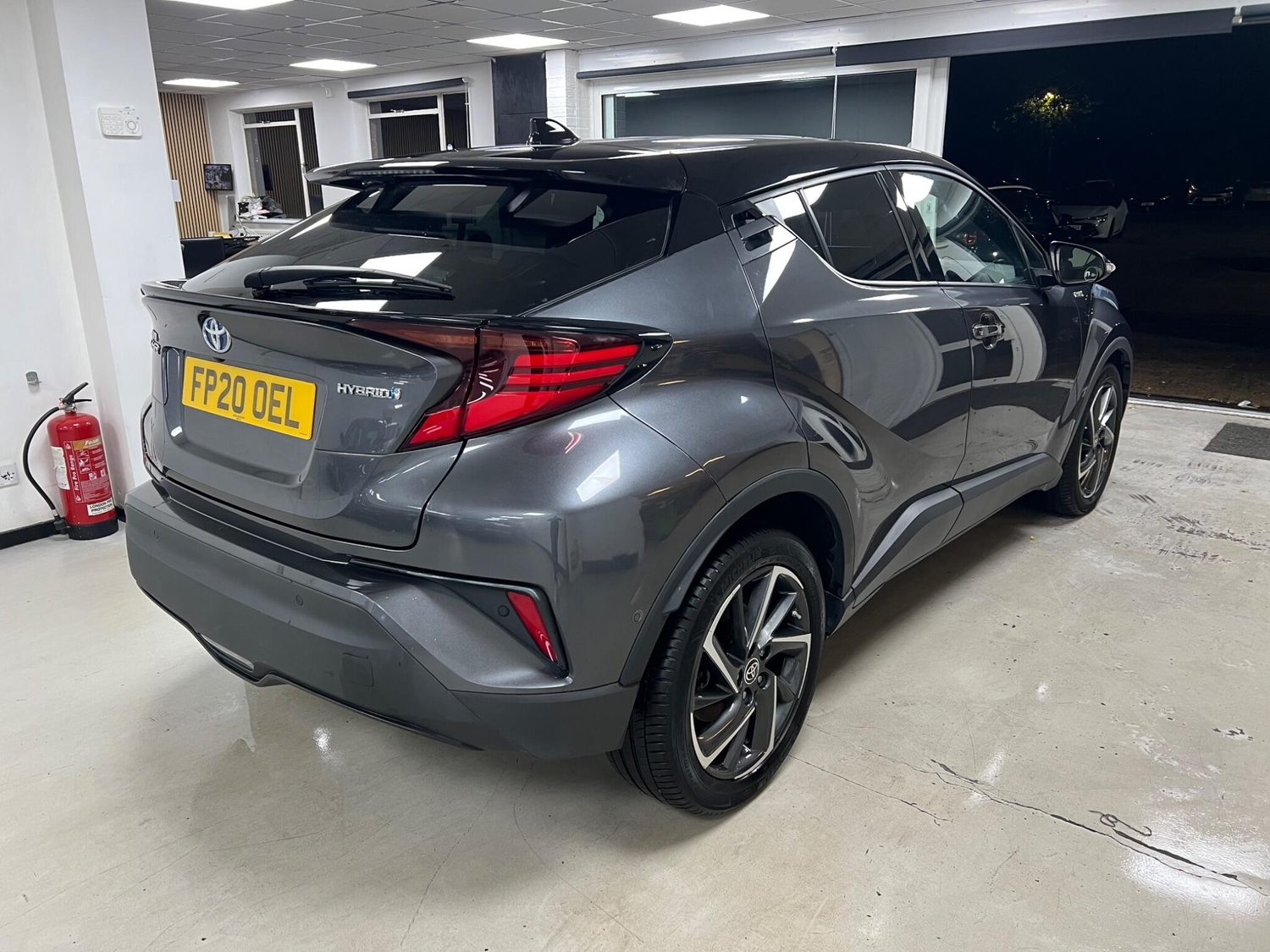 Toyota C-HR 2020 - Cars
