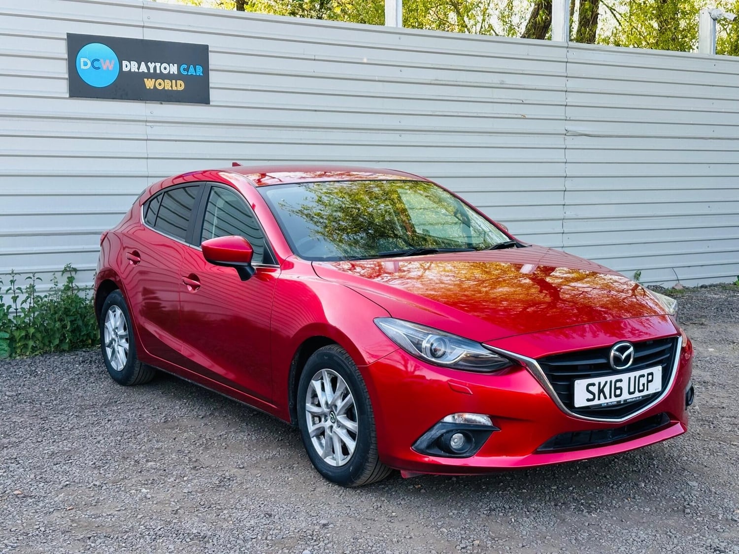 Mazda 3 2016 - Cars in Hillingdon