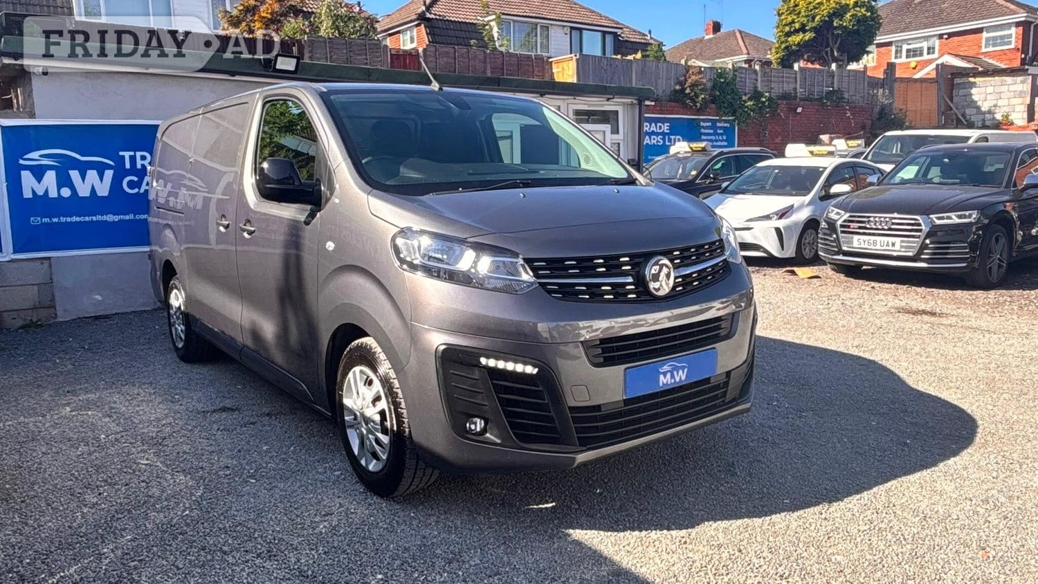 [ berth ]Vauxhall Vivaro