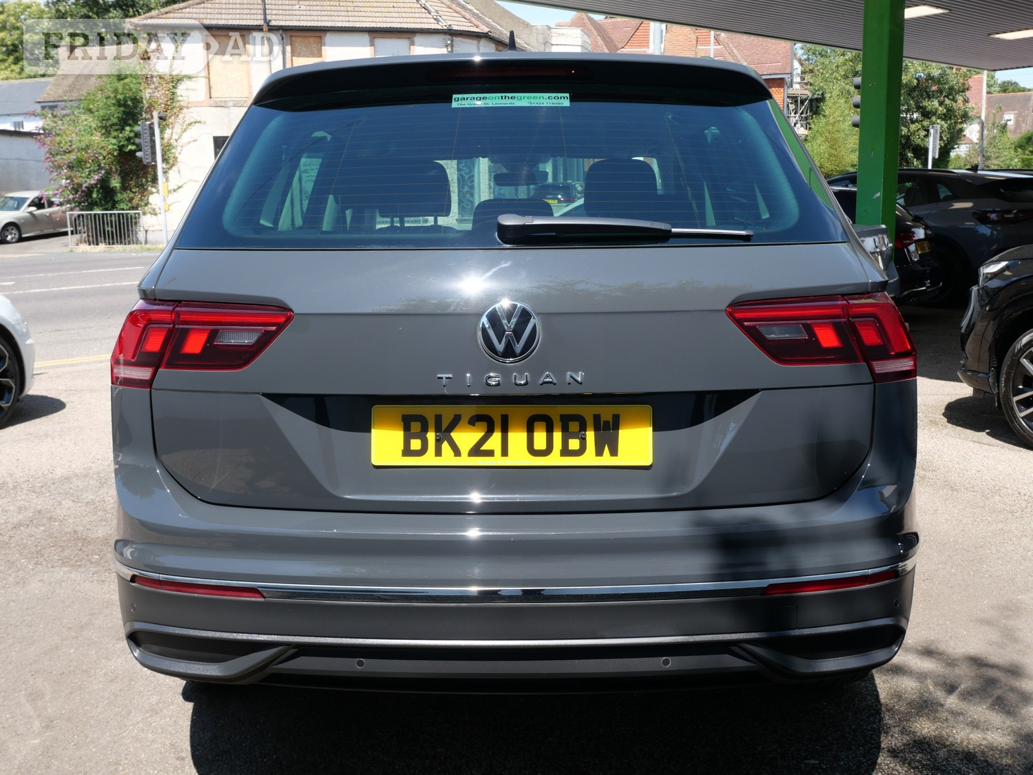 Volkswagen Tiguan 2021 - Cars