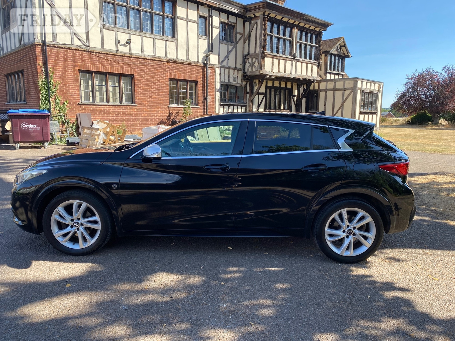 Infiniti Q30 2017 - Cars in Hitchin