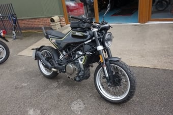 Husqvarna Svartpilen 401 2020
