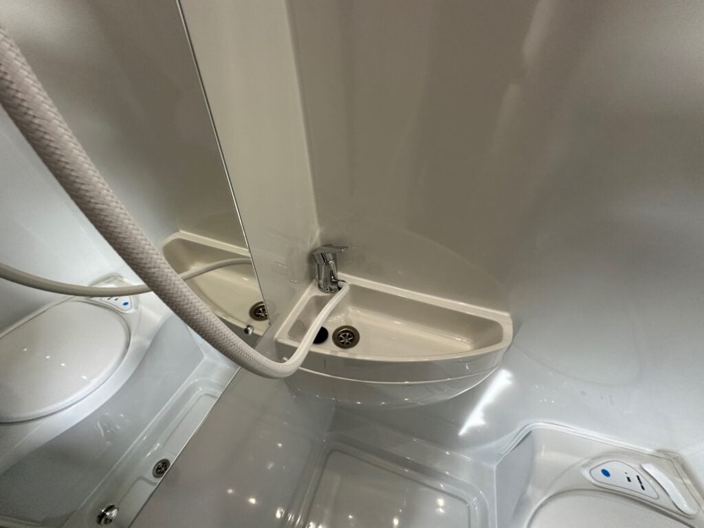 Auto-Trail 68XL Flex Expedition  Campervan for sale - Motorhomes & Caravans in Llanelli