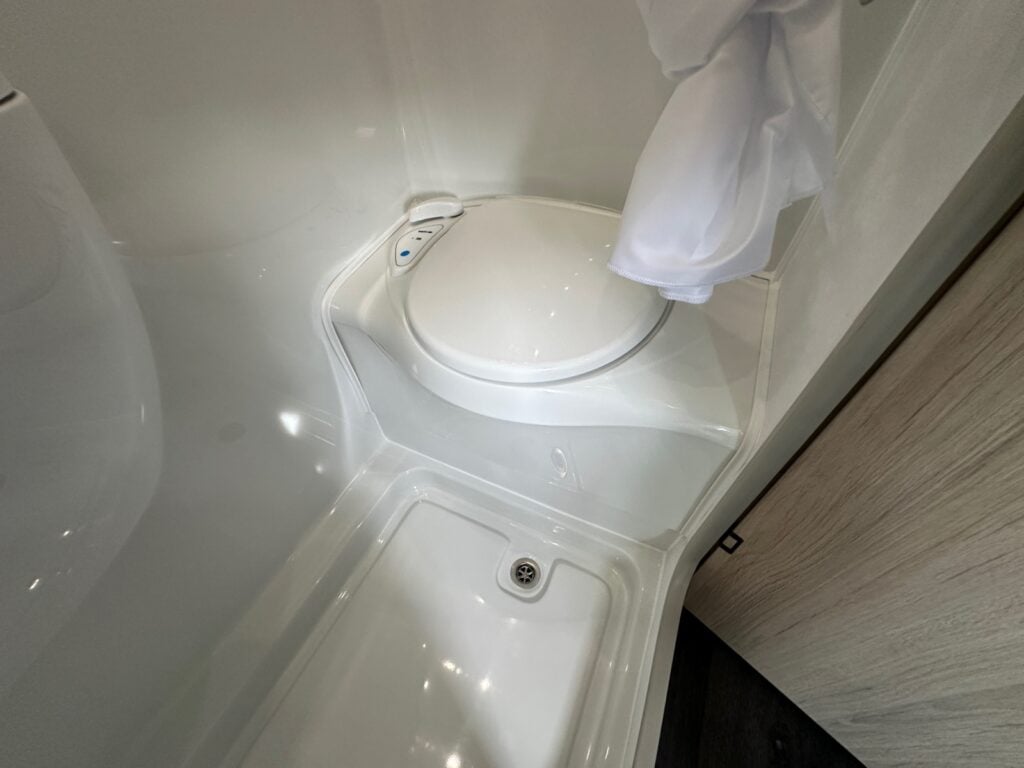 Auto-Trail 68XL Flex Expedition  Campervan for sale - Motorhomes & Caravans