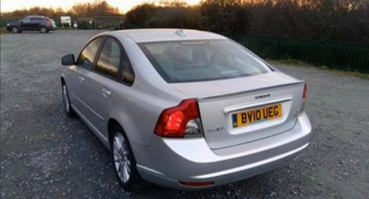 Volvo S40 2010 - Cars