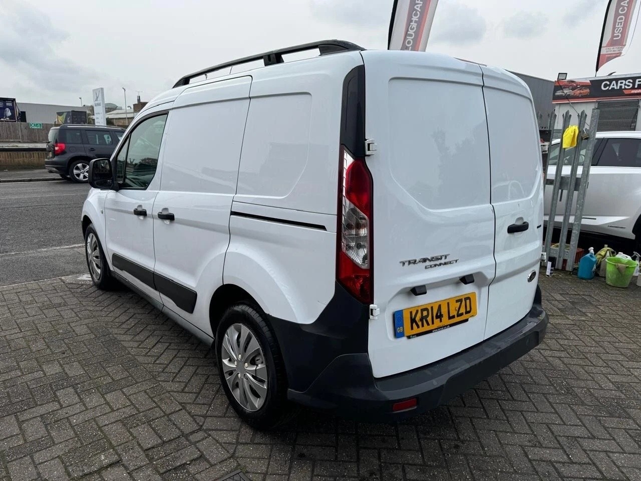 [ berth ]Ford Transit Connect