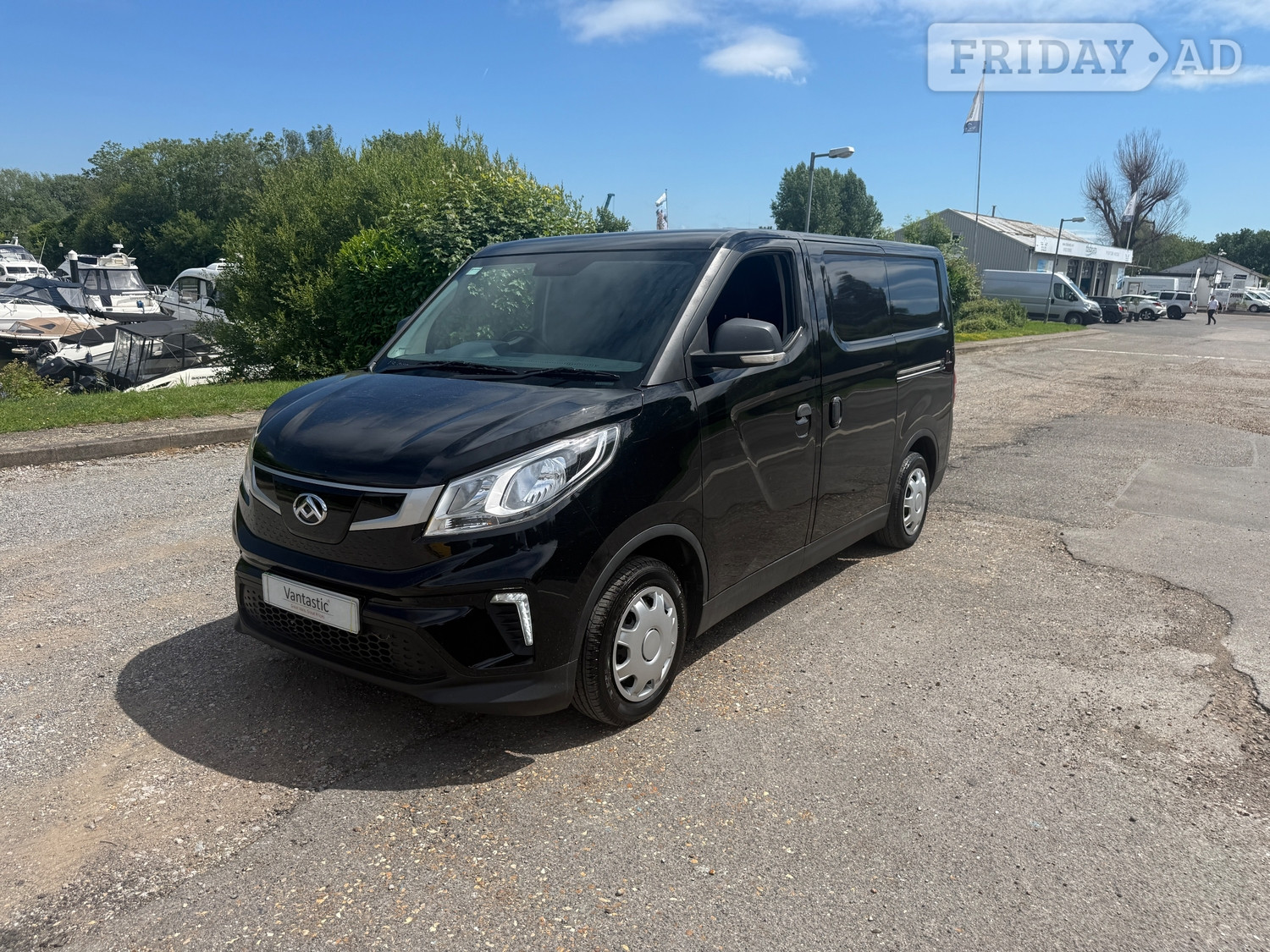 Maxus eDeliver 3 2022 in Chertsey