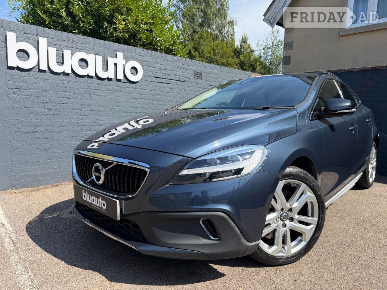 [ berth ]Volvo V40 CROSS COUNTRY