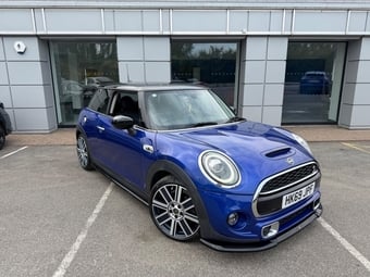 Mini Hatch 2019