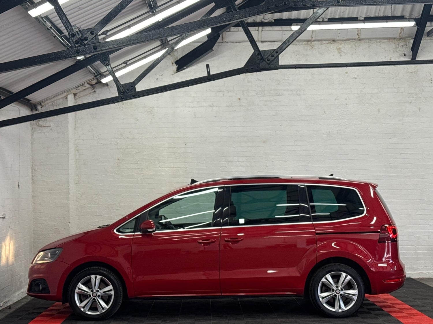 [ berth ]SEAT Alhambra