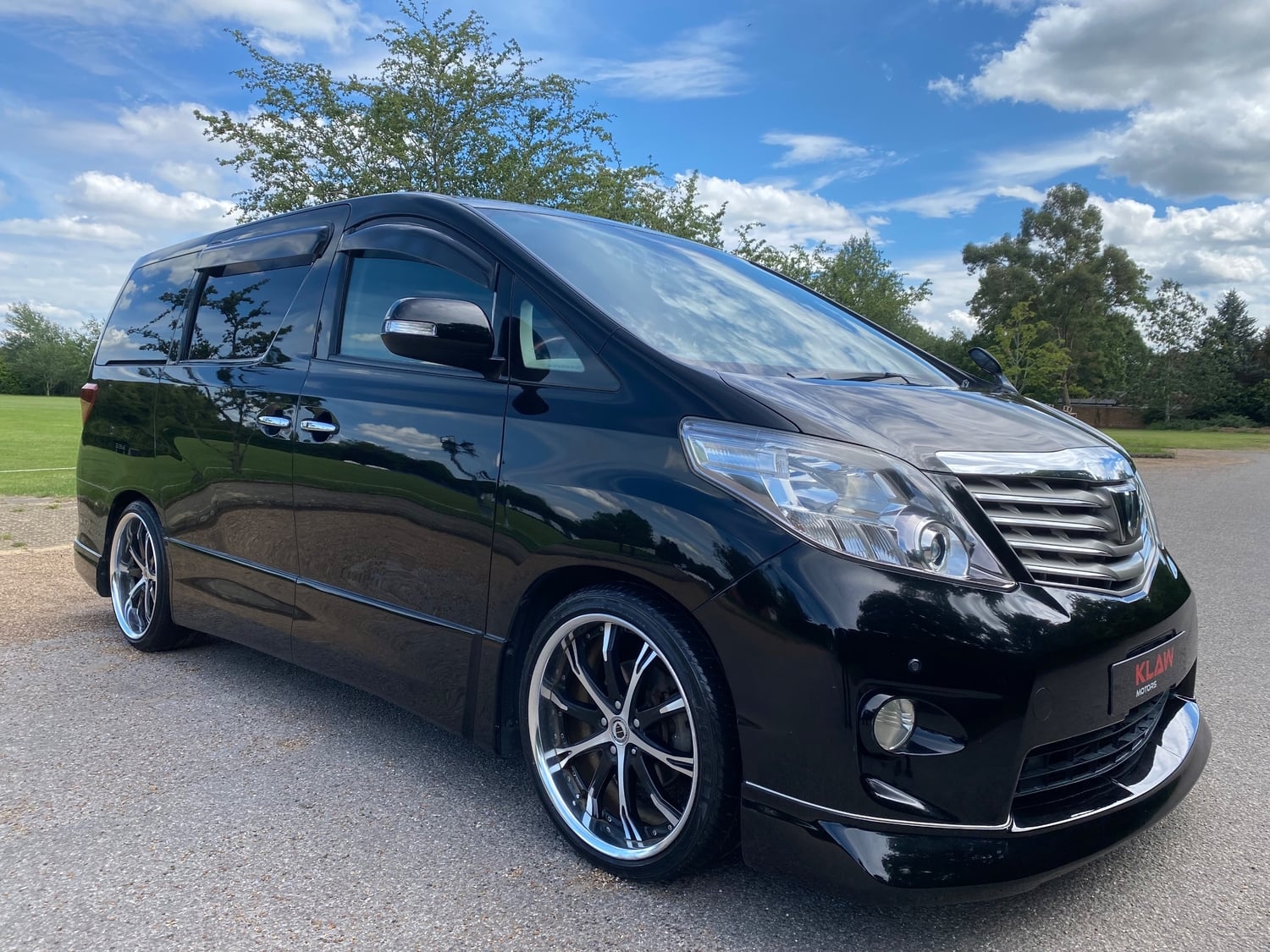 Toyota Alphard Slough