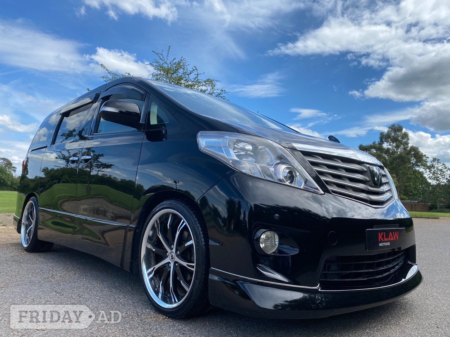 Toyota Alphard 2009 in Slough