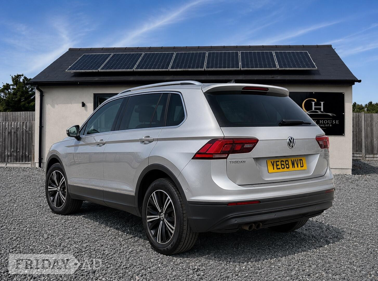 Volkswagen Tiguan 2018 - Cars