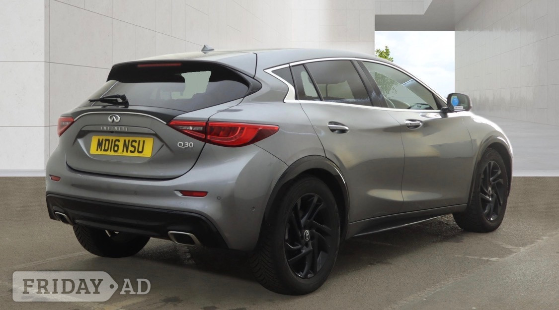 [ berth ]Infiniti Q30