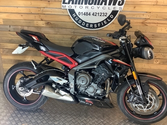 Triumph Street Triple 2021