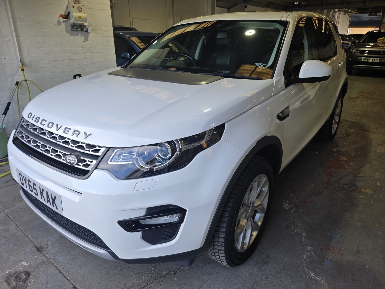 [ berth ]Land Rover Discovery Sport