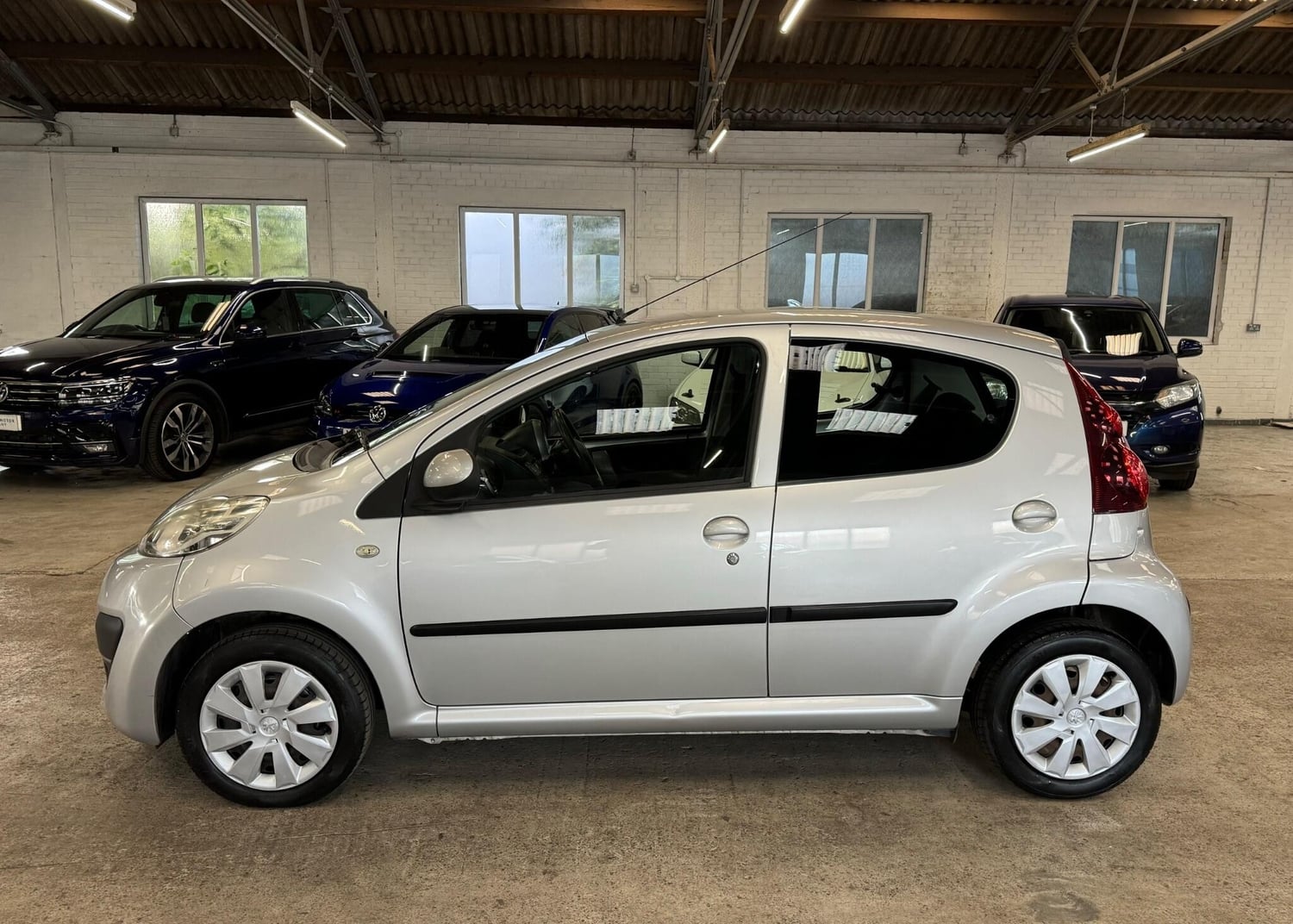 Peugeot 107 2013 - Cars