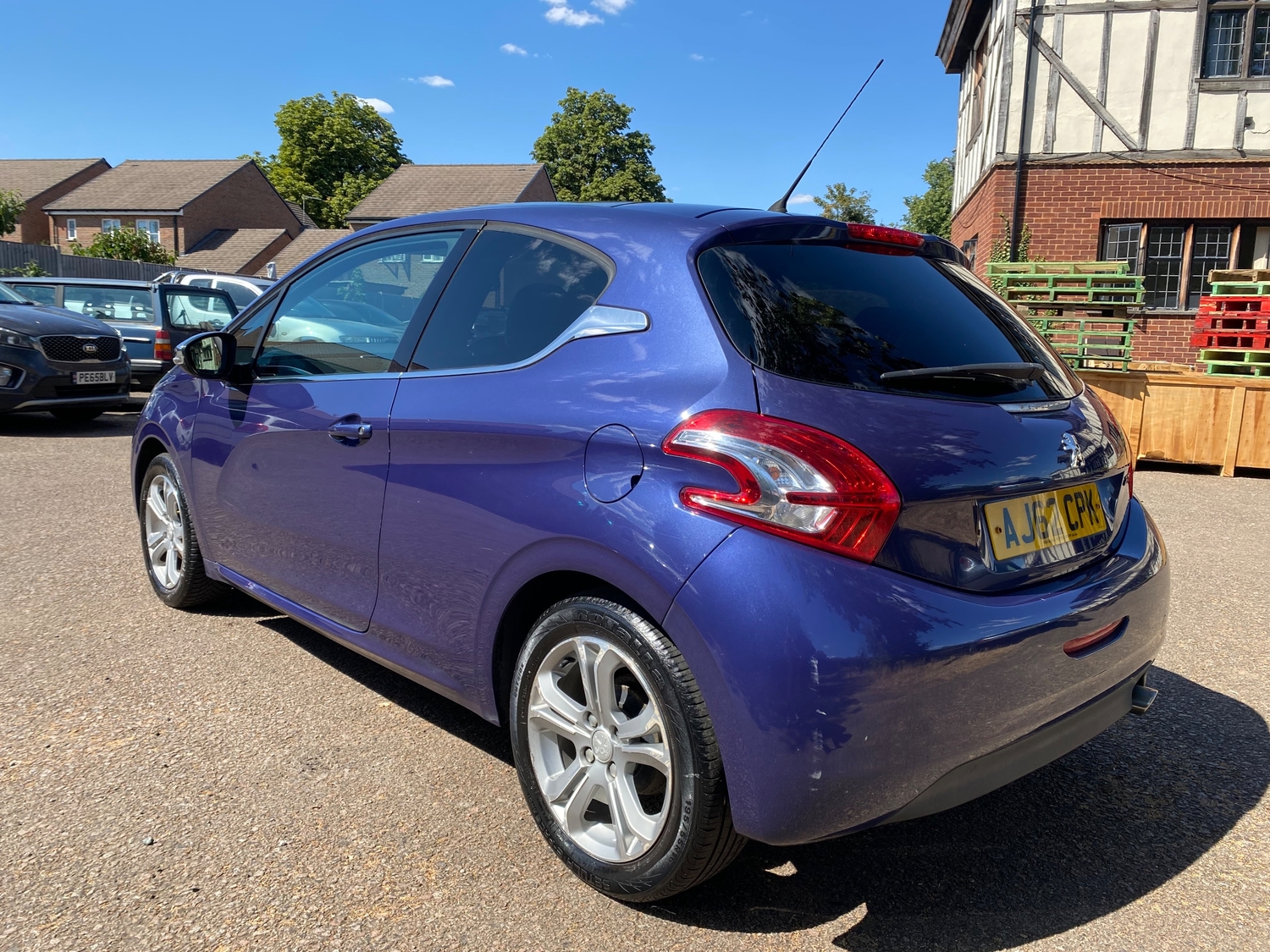 Peugeot 208 2013 - Cars