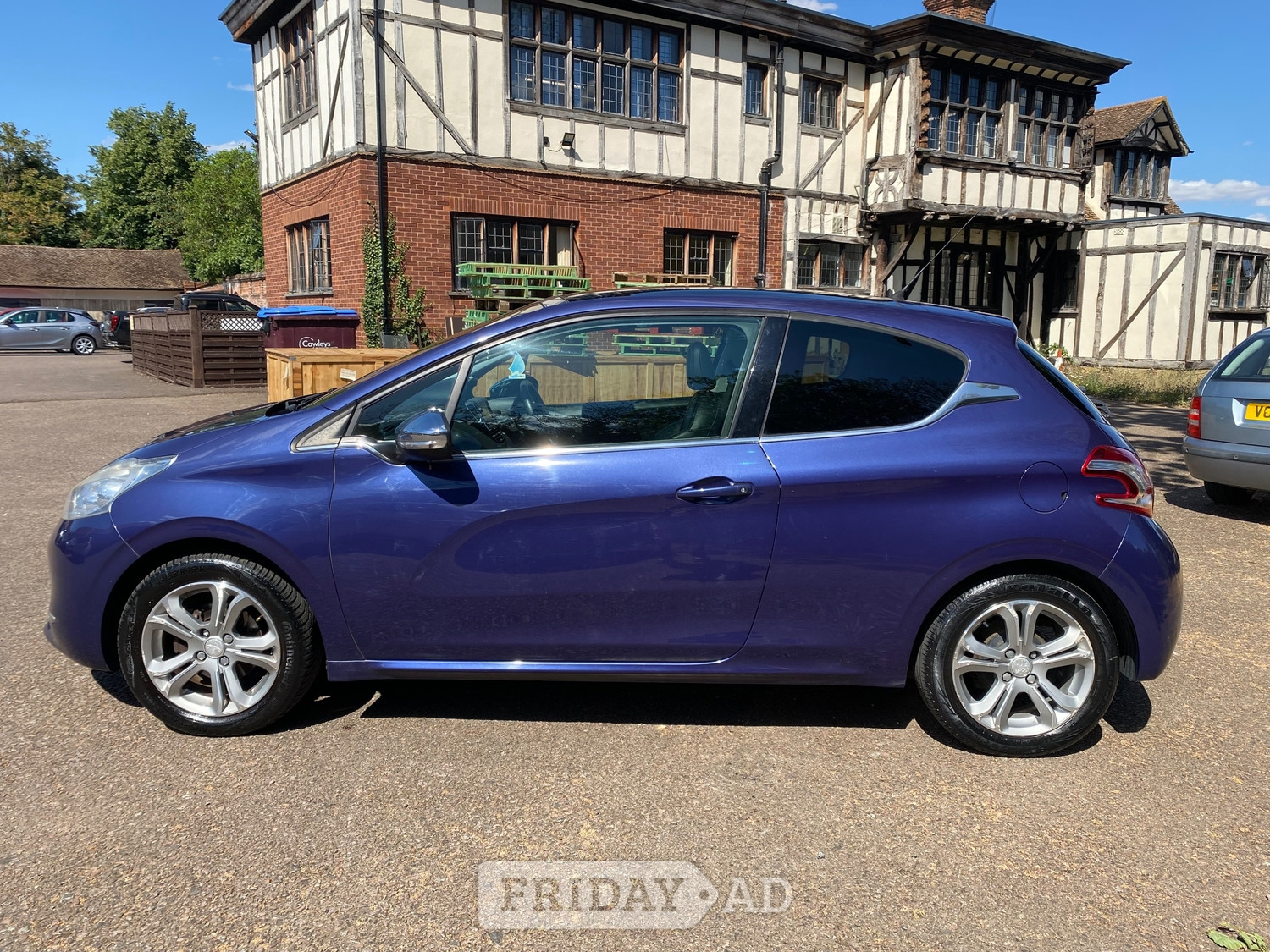 Peugeot 208 2013 - Cars in Hitchin
