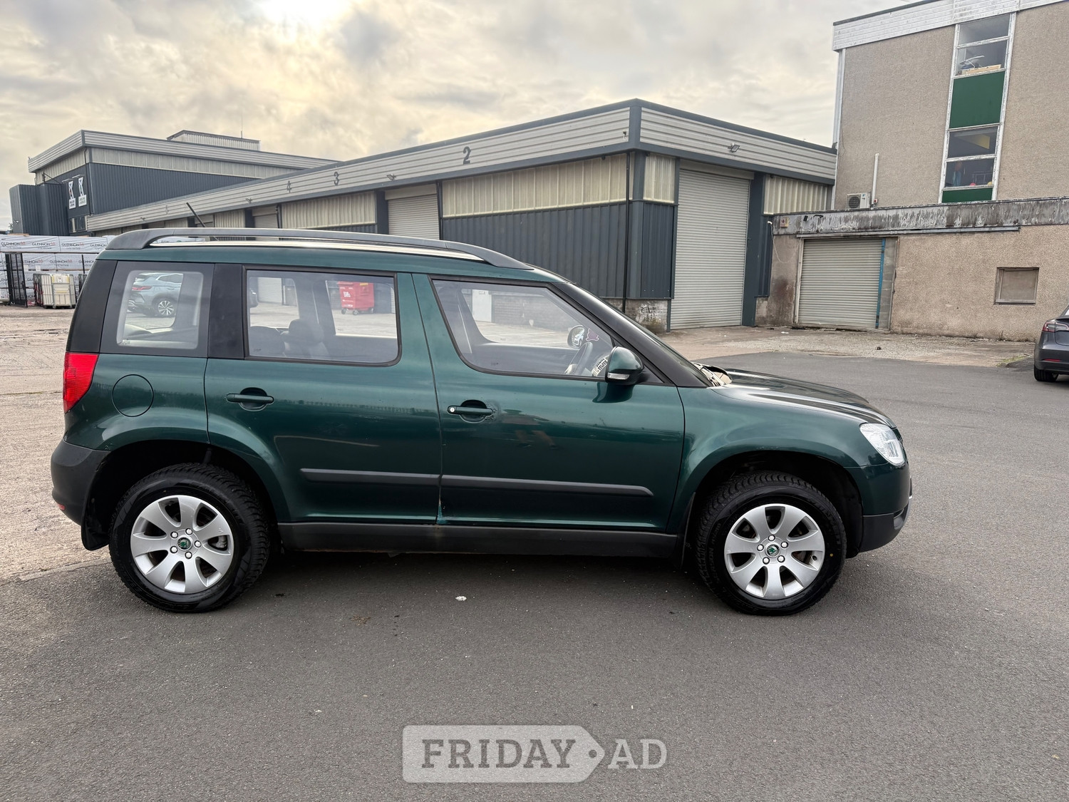 Skoda Yeti 2011 - Cars in Livingston