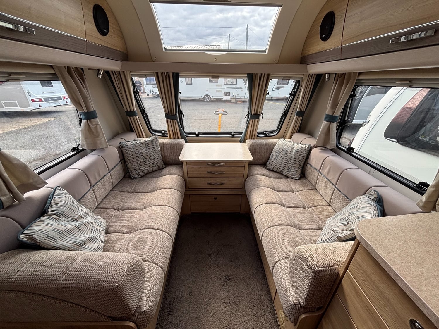 [ berth ]Elddis Avante