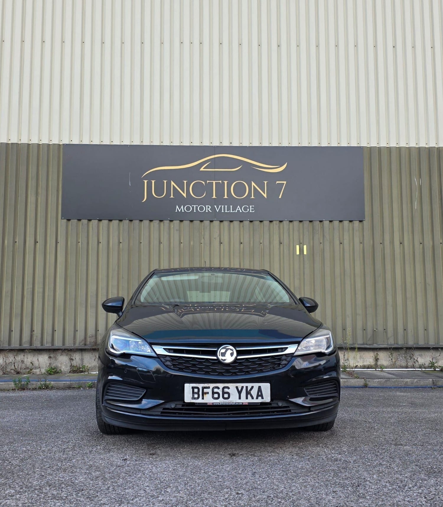 Vauxhall Astra 2016 - Cars in Accrington