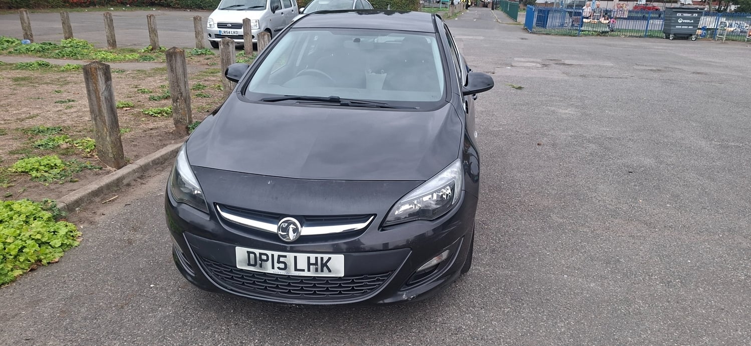 Vauxhall Astra 2015 - Cars in Sutton