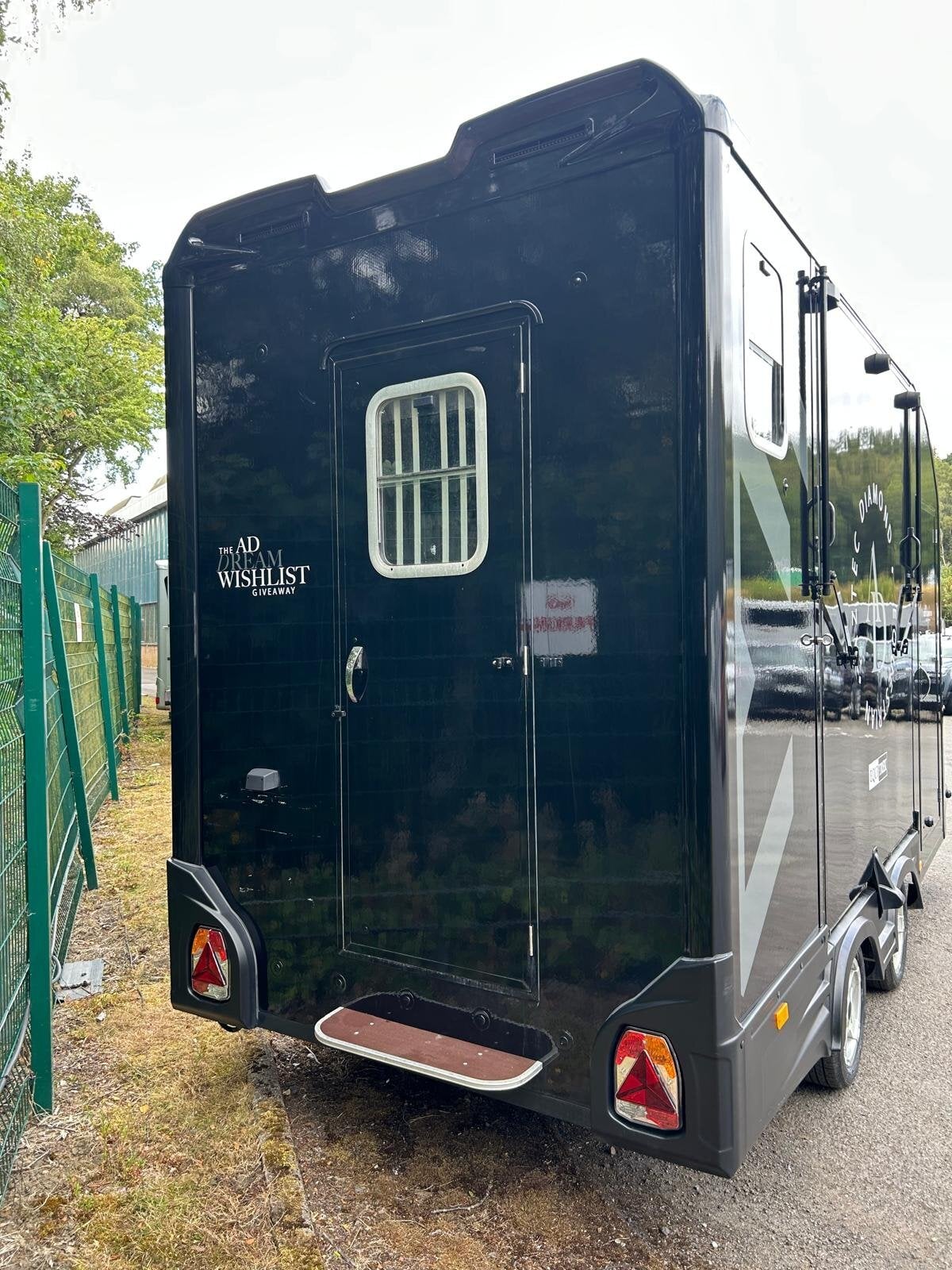 Equi-Trek Day-Treka 2500KG Aztec Diamond Edition  Horse Trailer - Trailers & Horseboxes in Sheffield