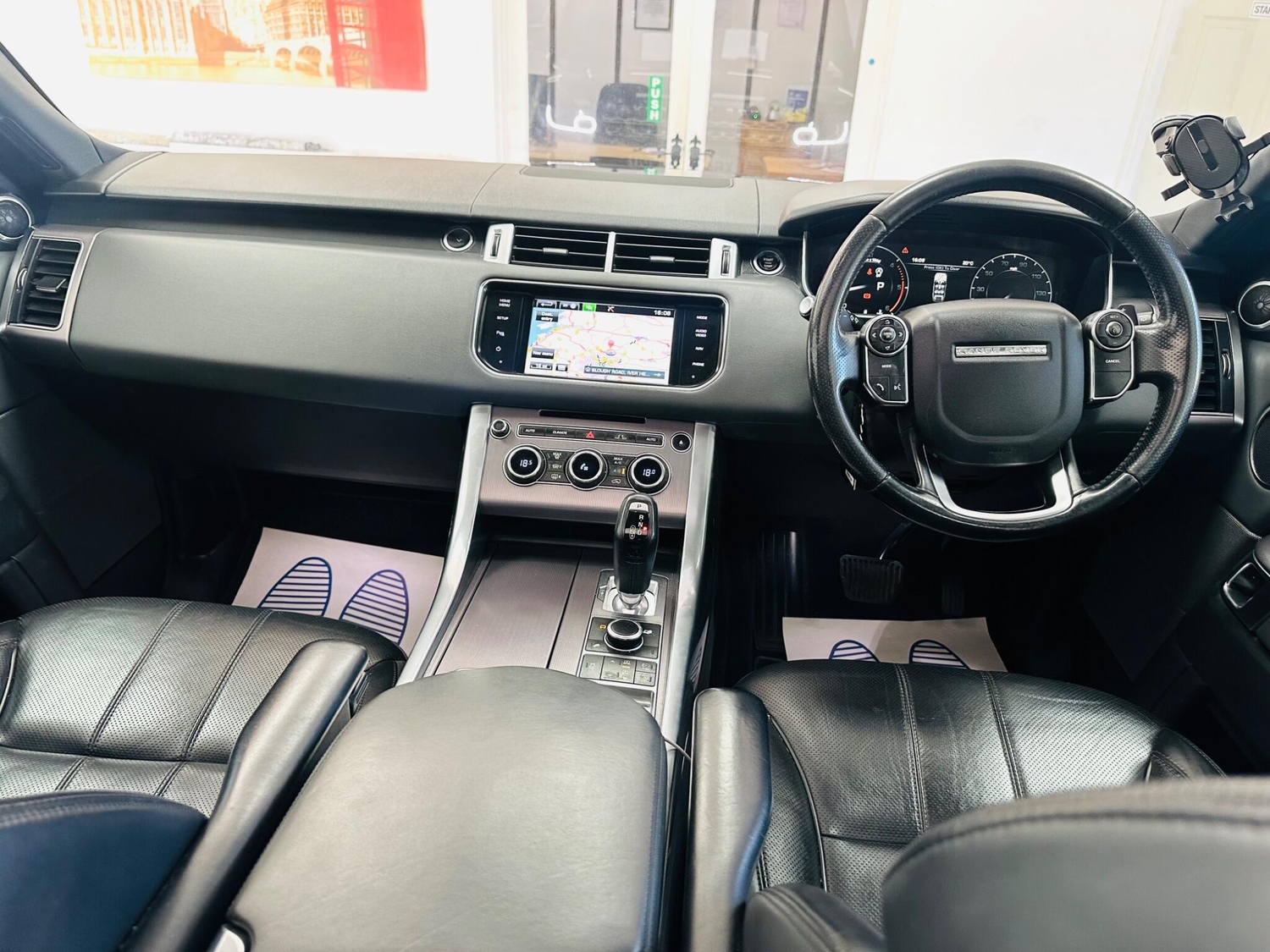 [ berth ]Land Rover Range Rover Sport