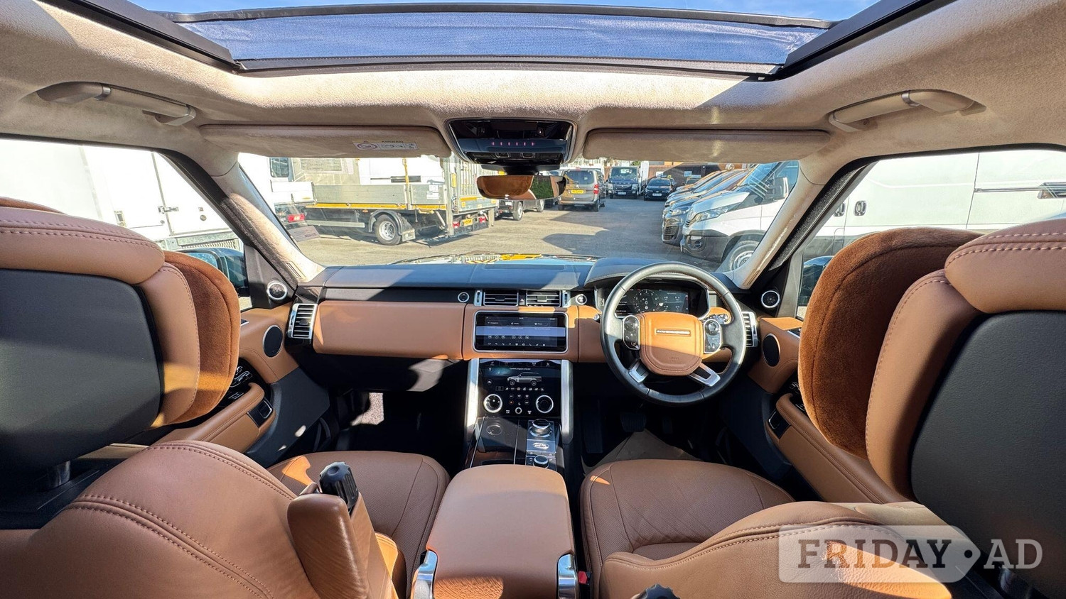 [ berth ]Land Rover Range Rover
