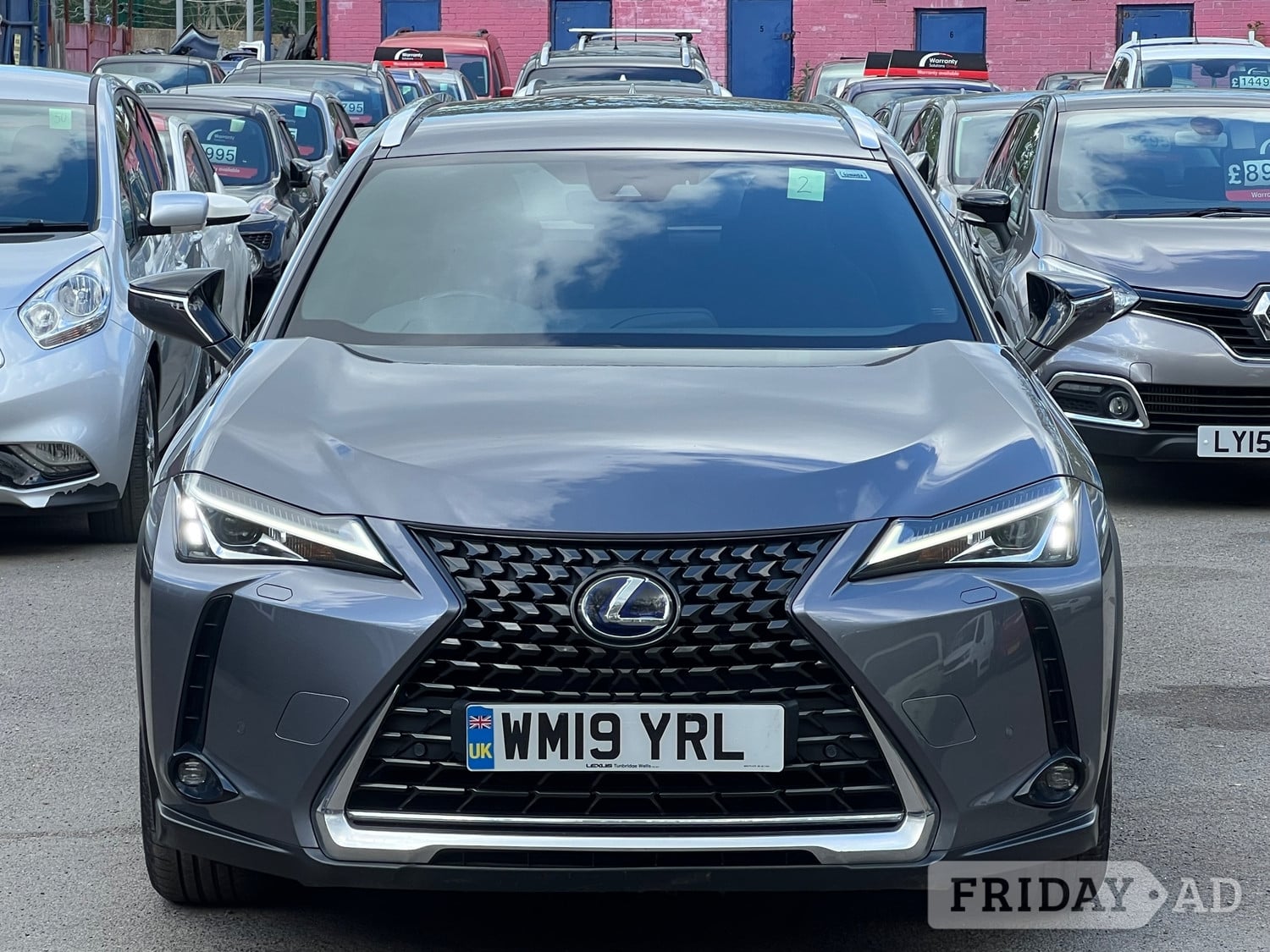 Lexus UX Brent