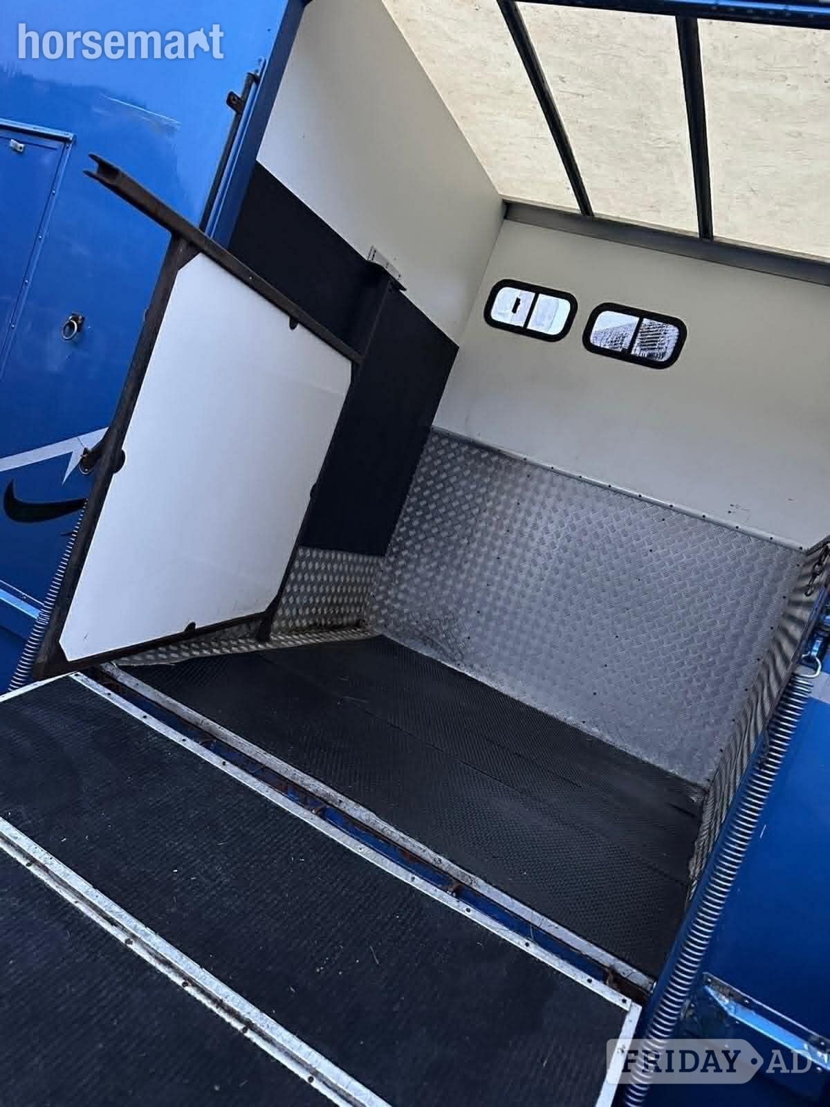 [ berth ]TRT Horseboxes 