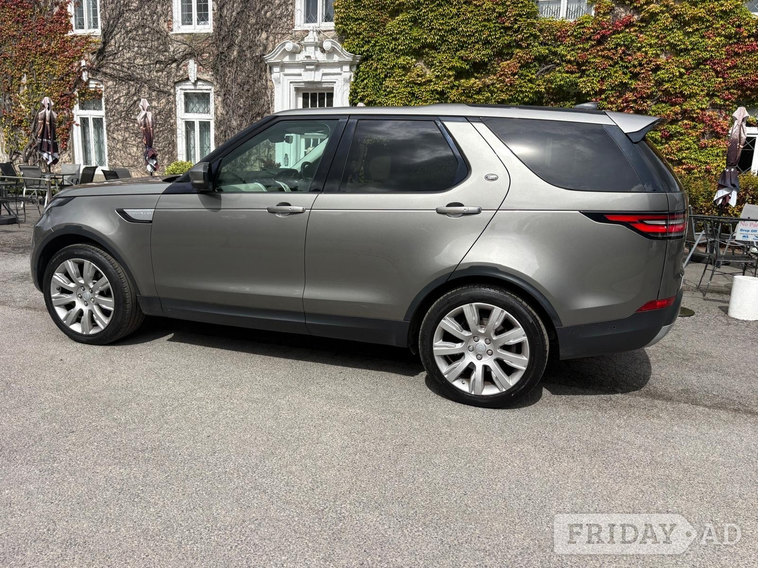 Land Rover Discovery 2017 - Cars in Hartlepool