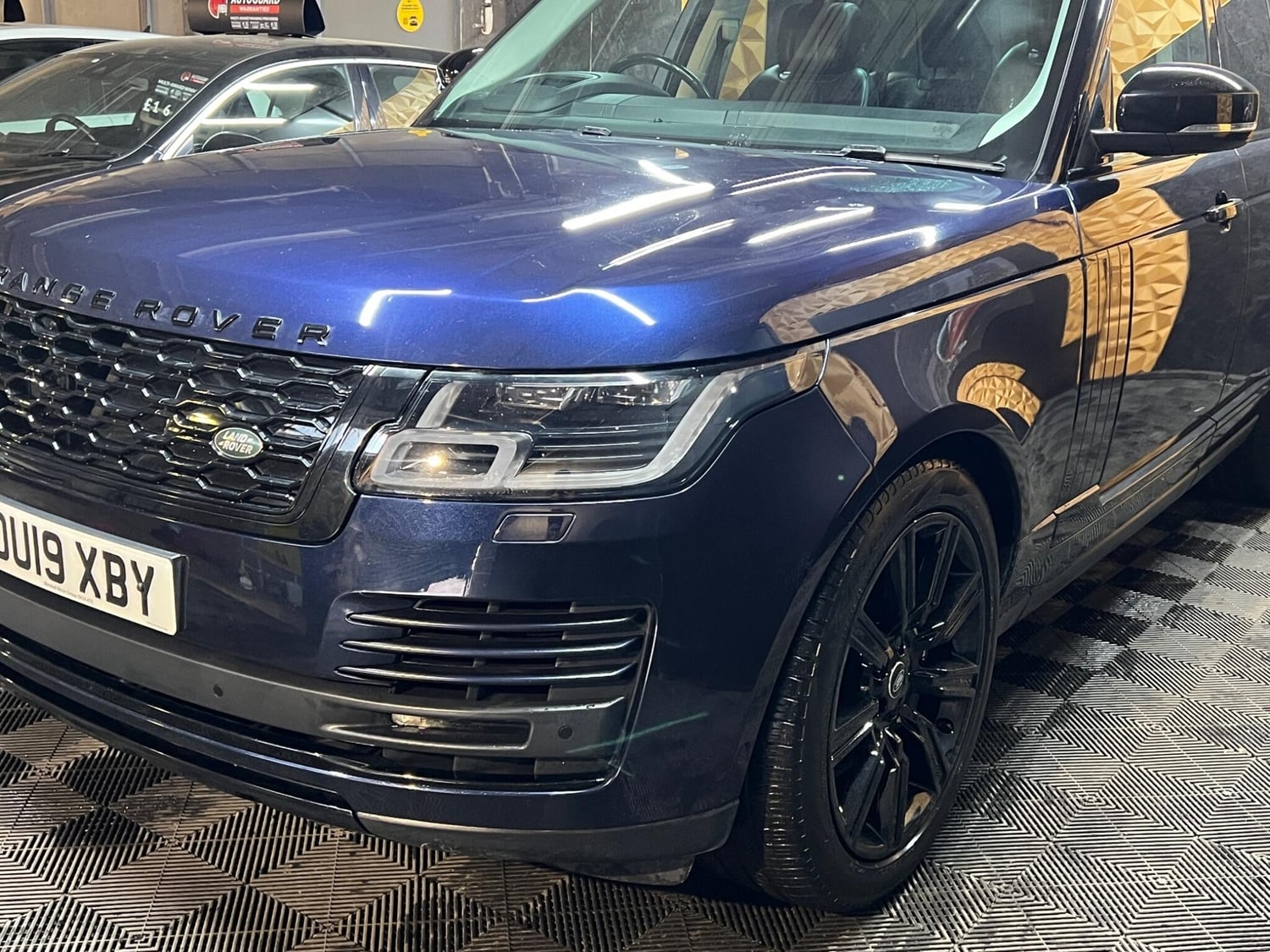 [ berth ]Land Rover Range Rover