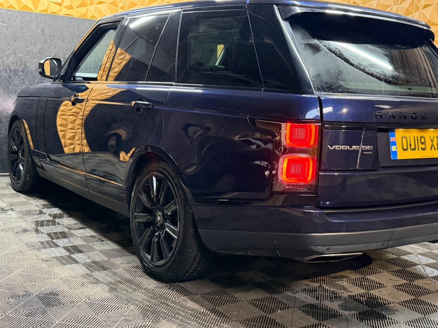 Land Rover Range Rover 2019 - Cars in Halifax