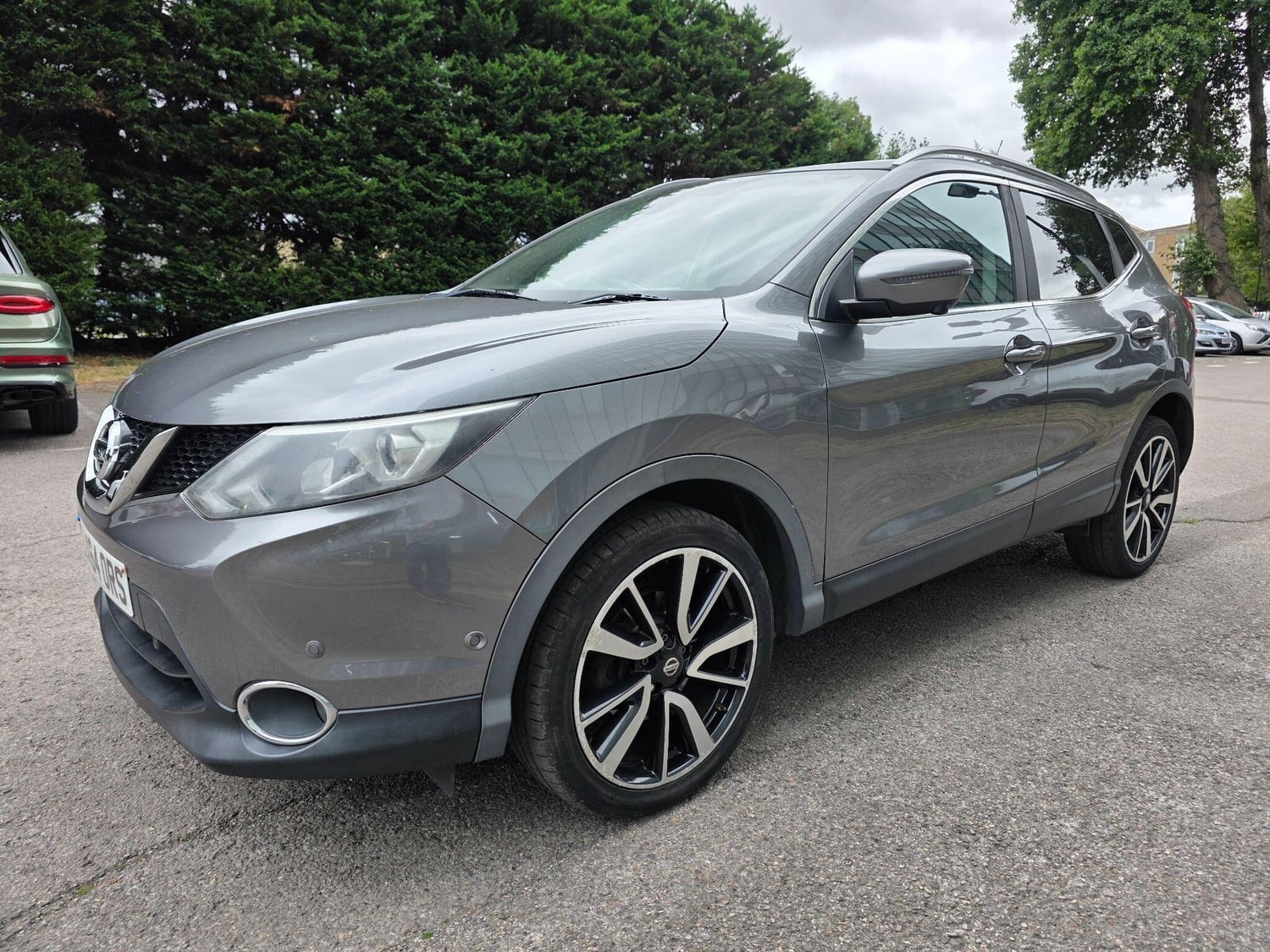 Nissan Qashqai 2014 - Cars in Hounslow