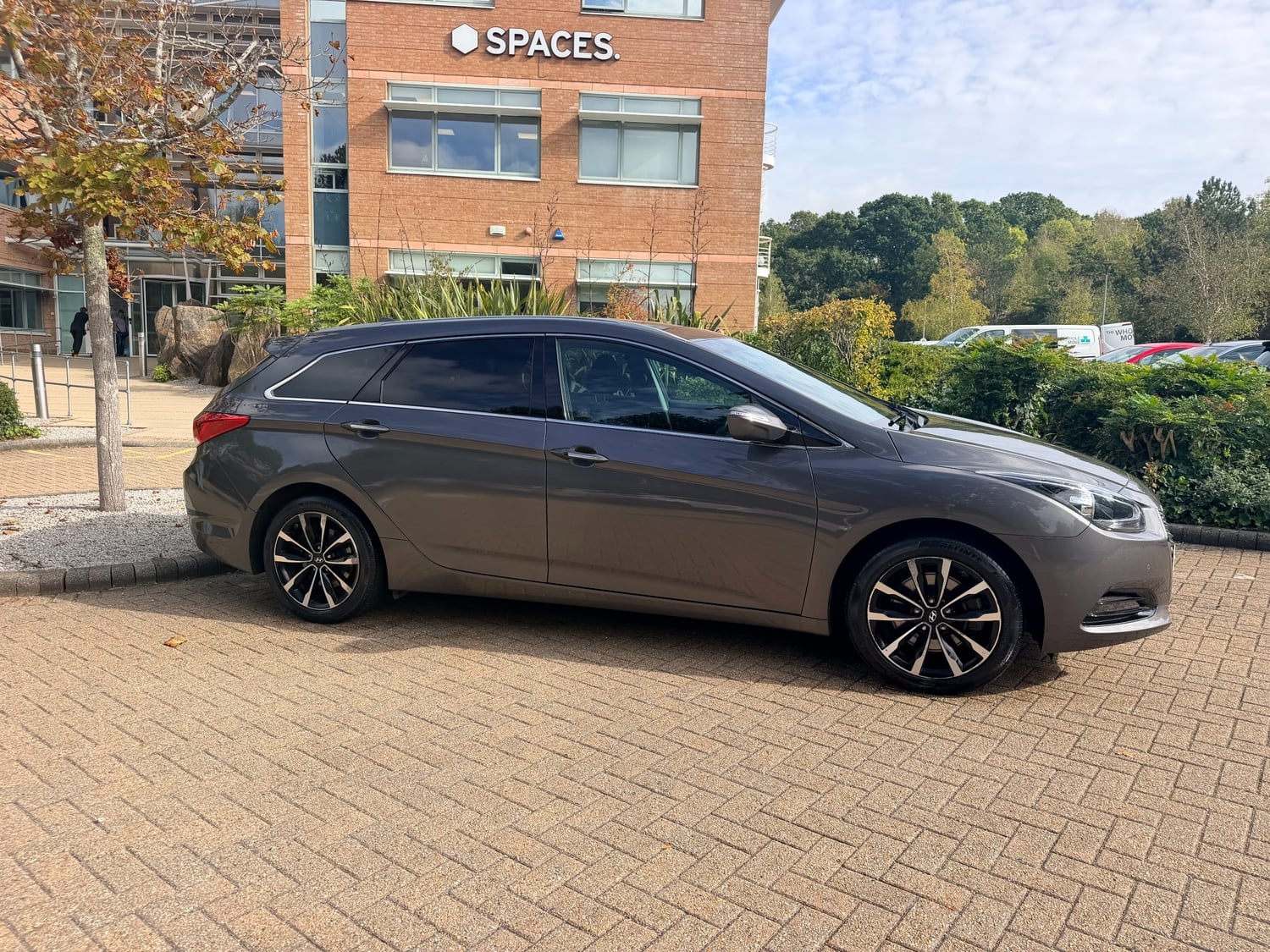 [ berth ]Hyundai i40