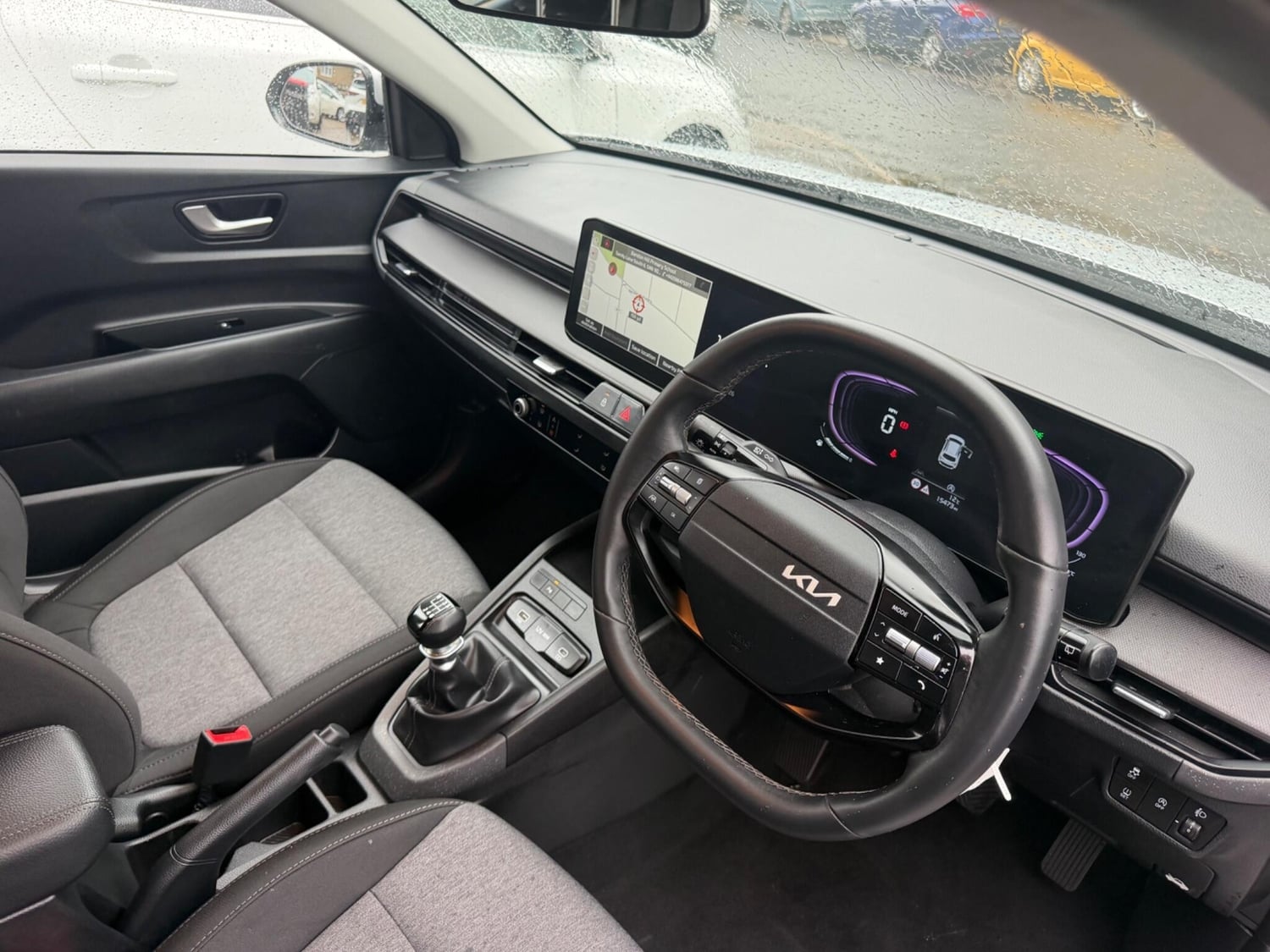 [ berth ]Kia Stonic