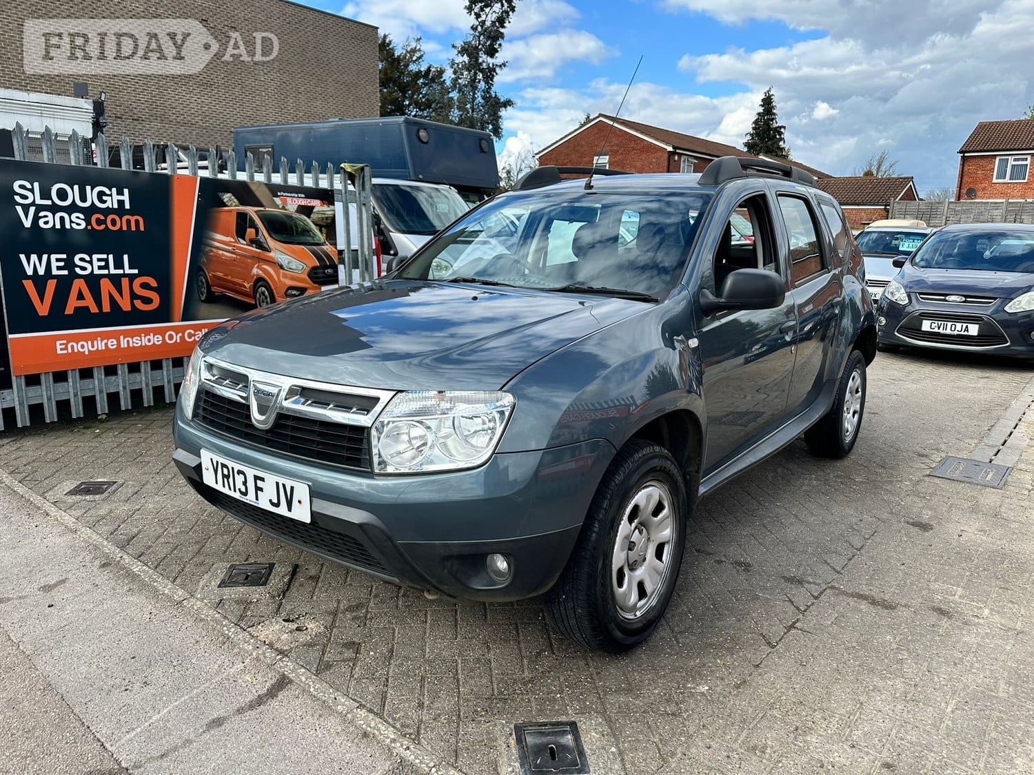 Dacia Duster Slough