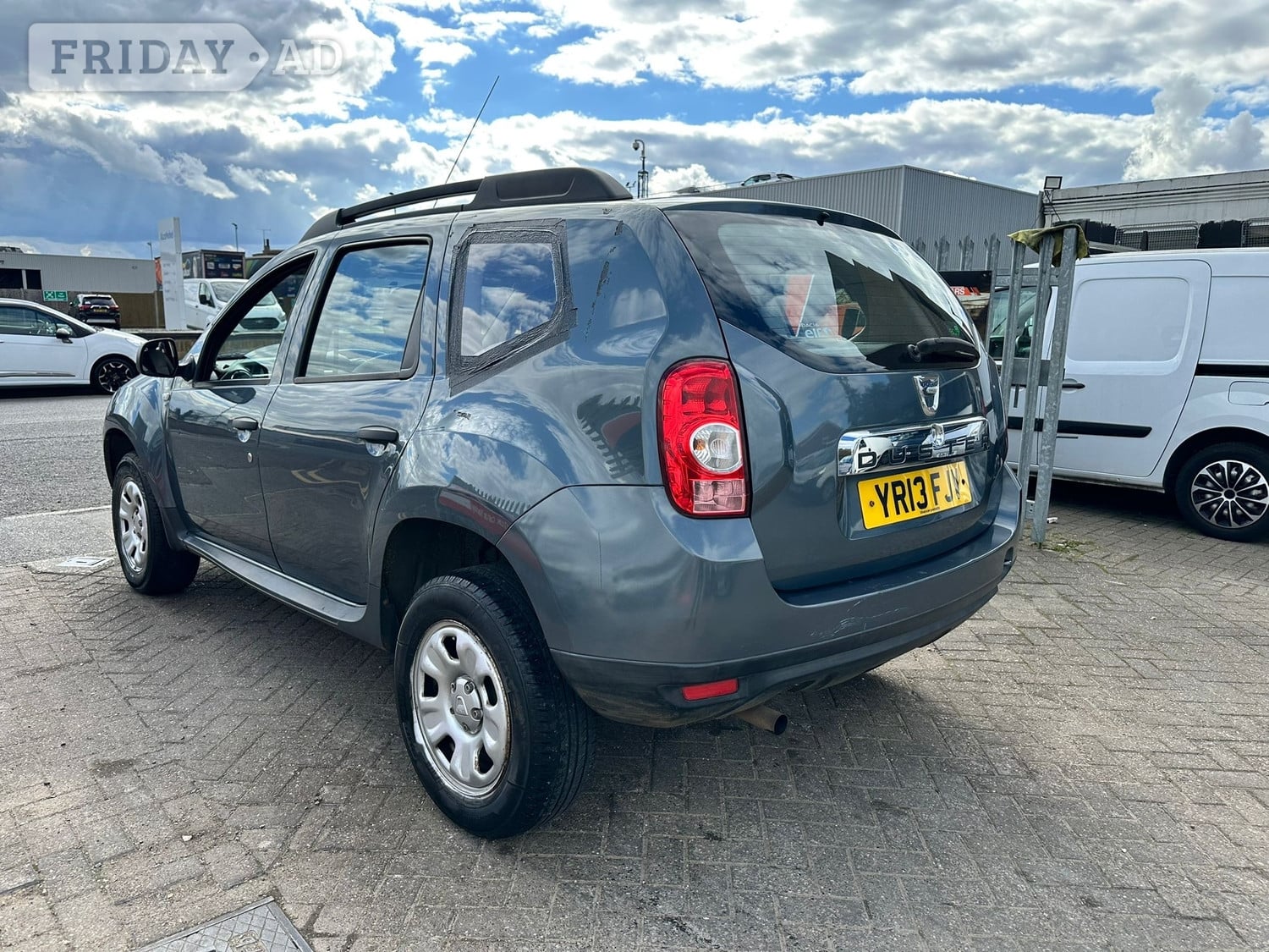 [ berth ]Dacia Duster
