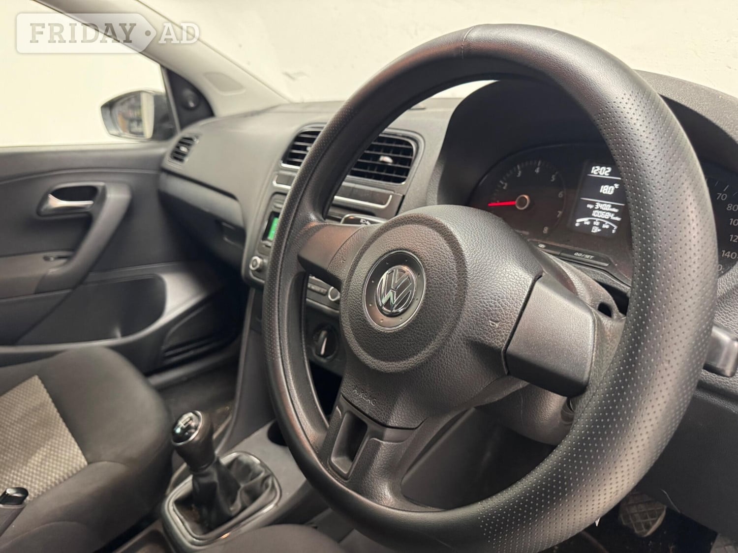 Volkswagen Polo 2012 - Cars