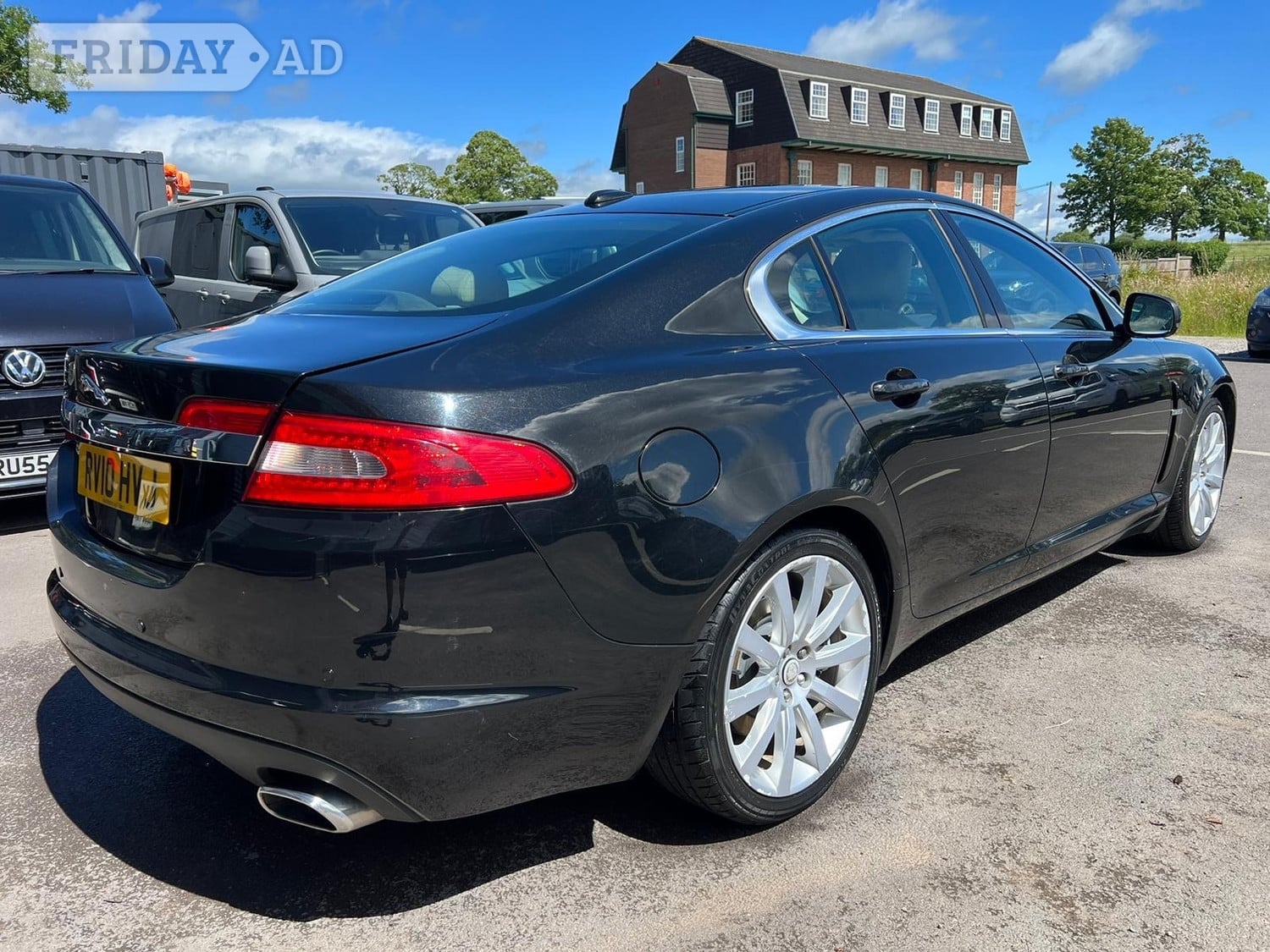 [ berth ]Jaguar XF